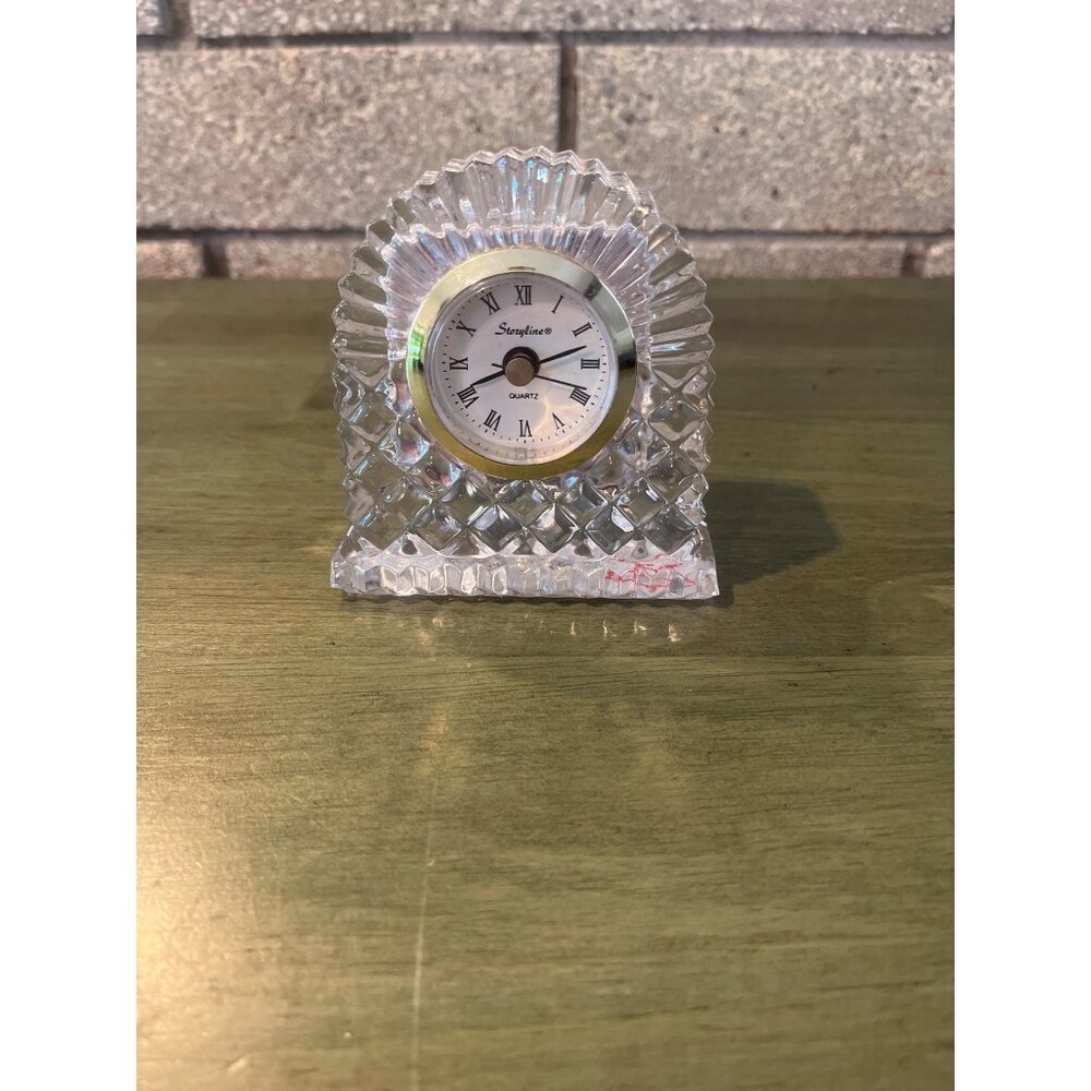 Vintage Storyline Quartz Crystal Mantel Clock With Roman Numerals & Gold-Tone Tr